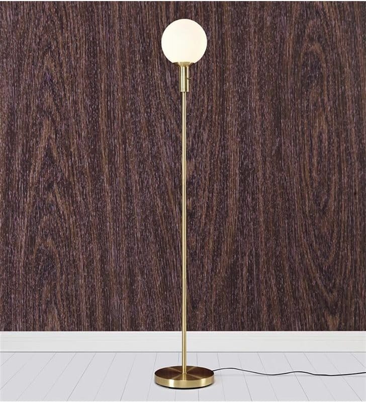 Nowoczesna minimalistyczna lampa podłogowa Minna mosiądz szczotkowany włącznik przy kloszu