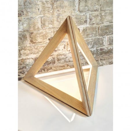 Lampa stołowa Trigonon dąb olejowany piramida z drewna do salonu sypialni na komodę