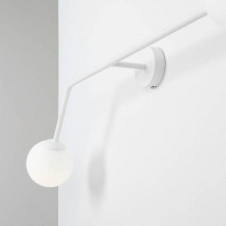Biała pozioma szeroka lampa ścienna z 2 kloszami Pure do salonu sypialni na hol minimalistyczna forma