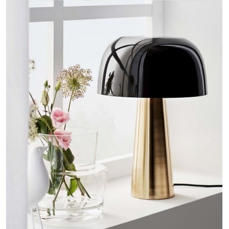 Nowoczesna designerska lampa stołowa Blanca połączenie patynowej podstawy z czarnym abażurem grzybek