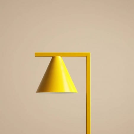 Żółta lampa stołowa Form Mustard metalowa do pokoju nastolatka młodzieżowego do sypialni