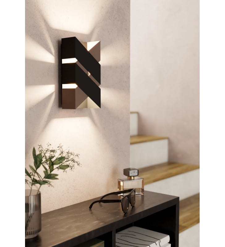 Lampa ścienna z metalu Gurare LED czarny mokka na przedpokój hol do salonu